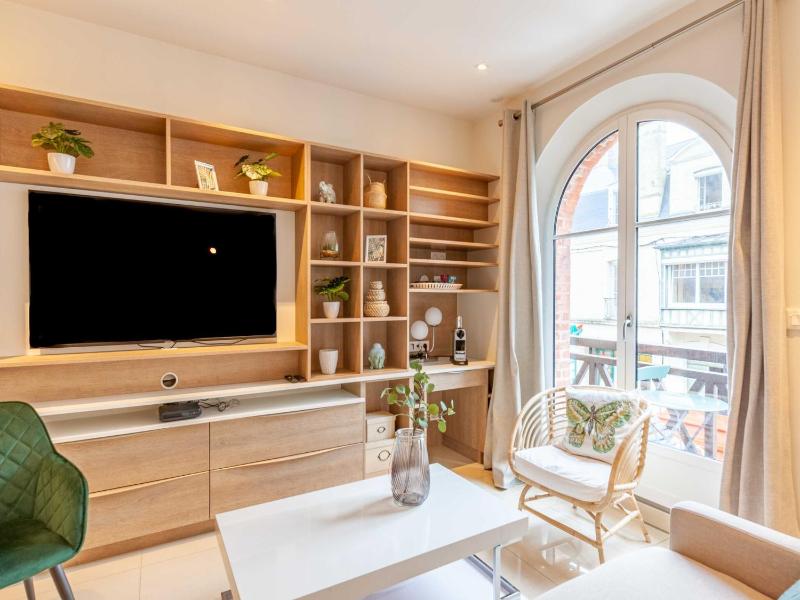 High-end 75m2 apartment - Place Morny - image 20