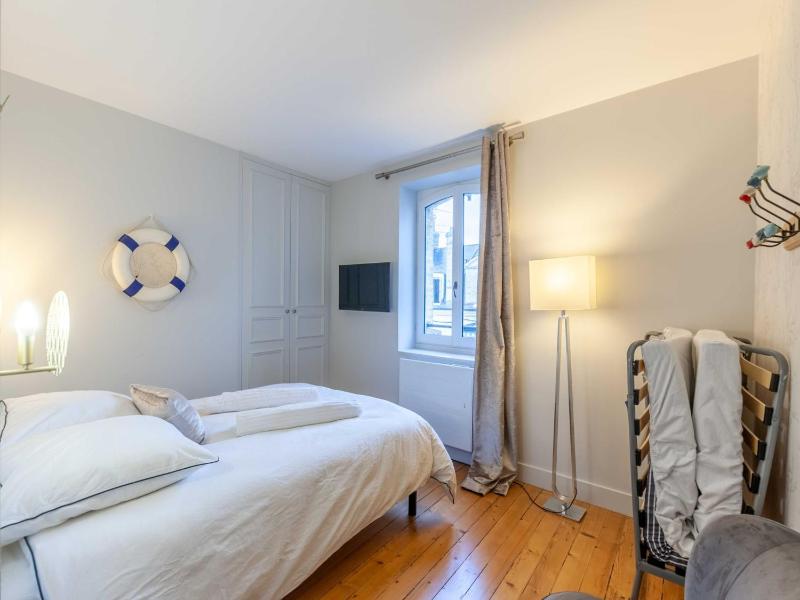High-end 75m2 apartment - Place Morny - image 10
