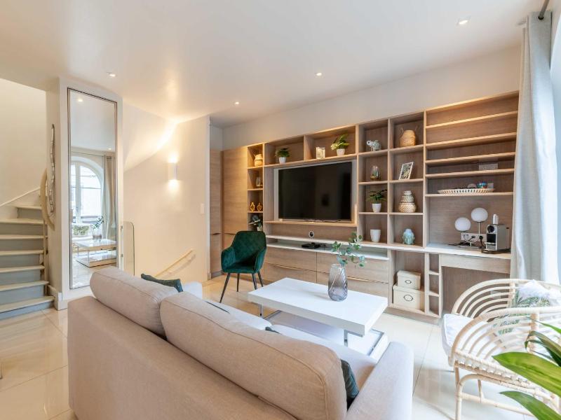 High-end 75m2 apartment - Place Morny - image 28