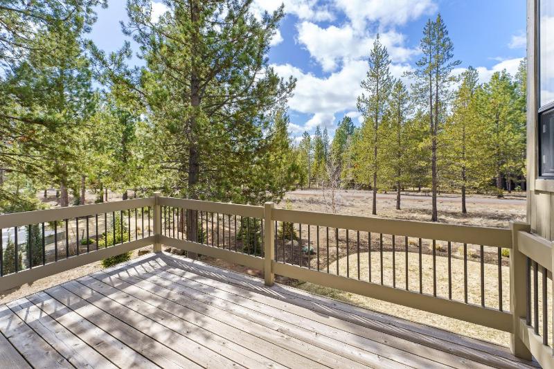 Elegant Family Retreat with Hot Tub - image 49