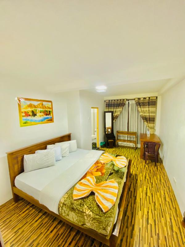 travellers nest inn - image 9