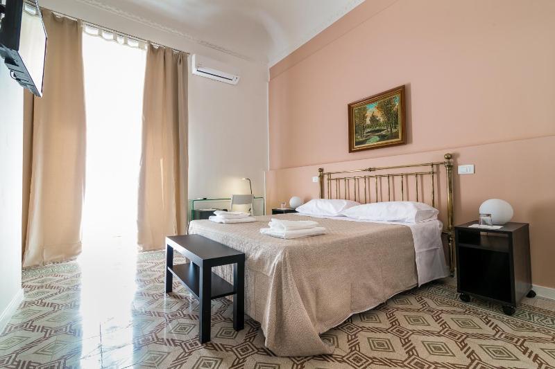 Junior Suite with Balcony image 4