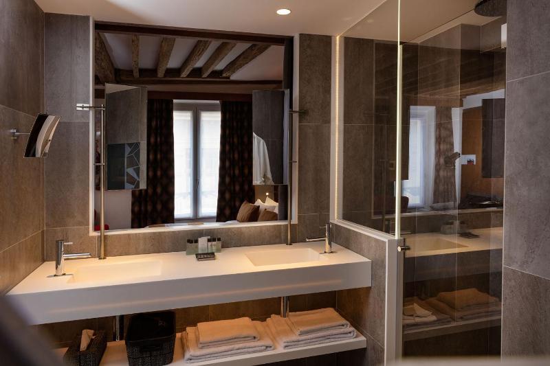 Executive Junior Suite image 2