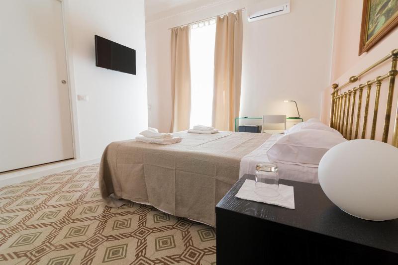 Junior Suite with Balcony image 3