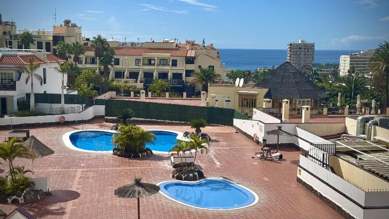Huge Sunny Terrace & Pool by Deihu Experiences - image 13