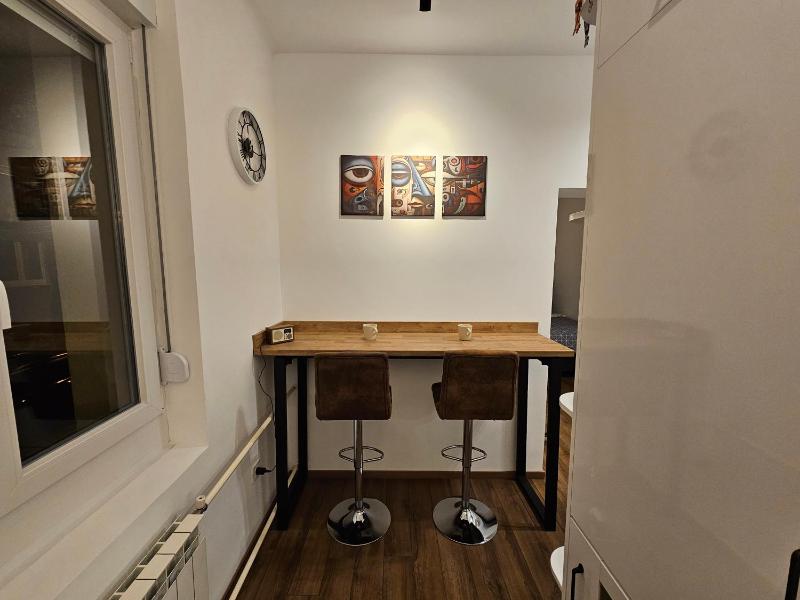 Studio 1920 - image 12