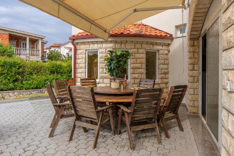 Villa Jelena Vir near beach - image 23