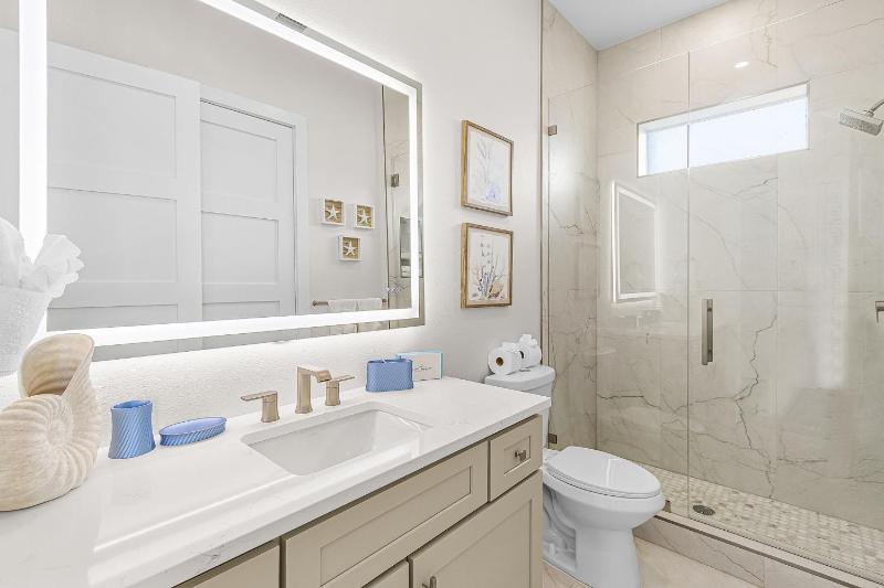 Gorgeous 6 Bedroom New Build 261 Carolina Ave- Heated Pool home - image 12