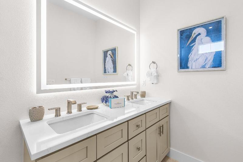 Gorgeous 6 Bedroom New Build 261 Carolina Ave- Heated Pool home - image 39