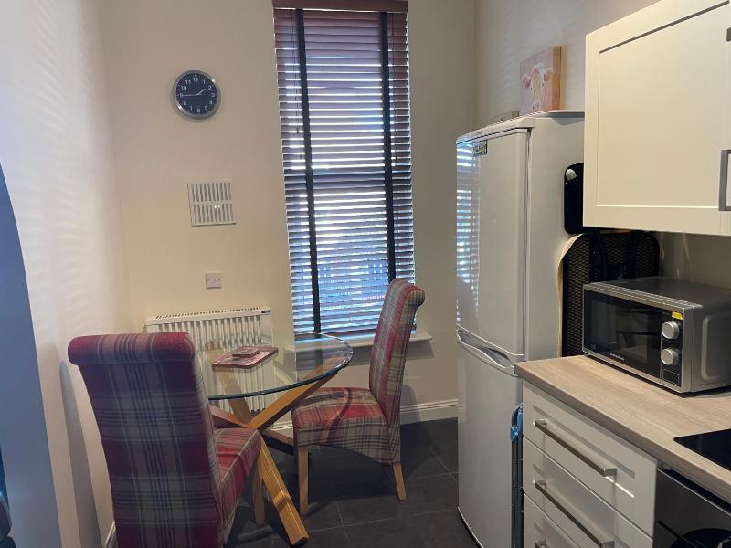Number 10 service apartment - Danes - image 6