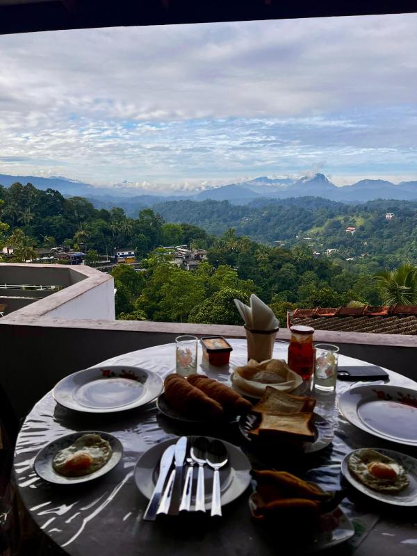 Mountain Bliss Villa Peradeniya - image 5