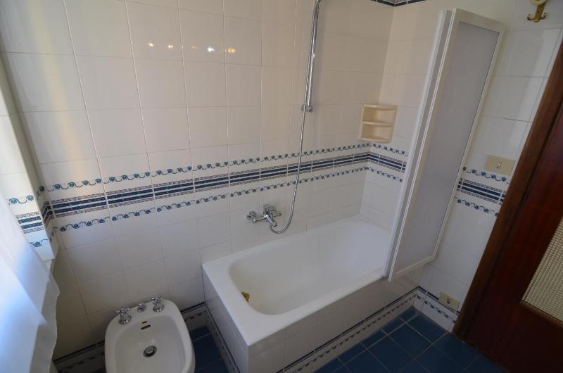 Levanto Rentals - image 11
