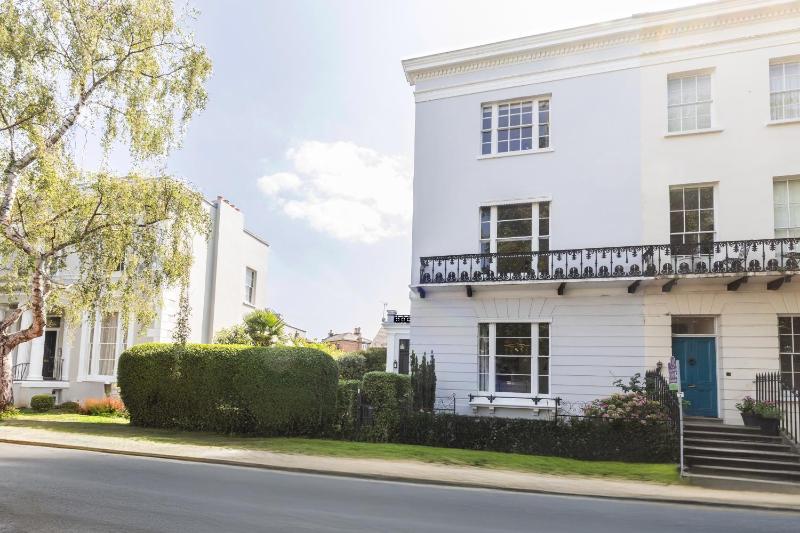 Eden Lawn - By Luxury Apartments - image 27