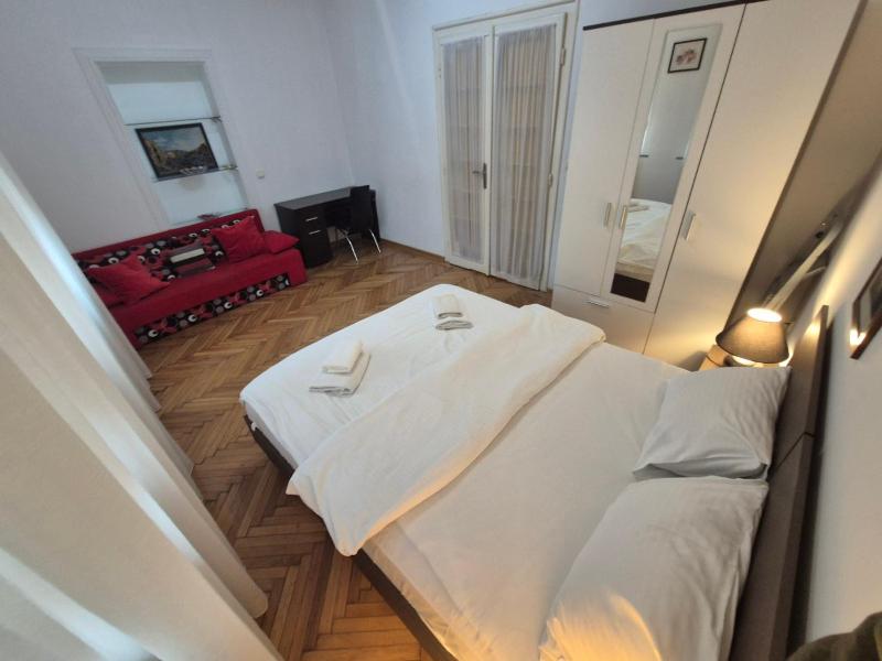 Dositej 5 Apartment - image 2