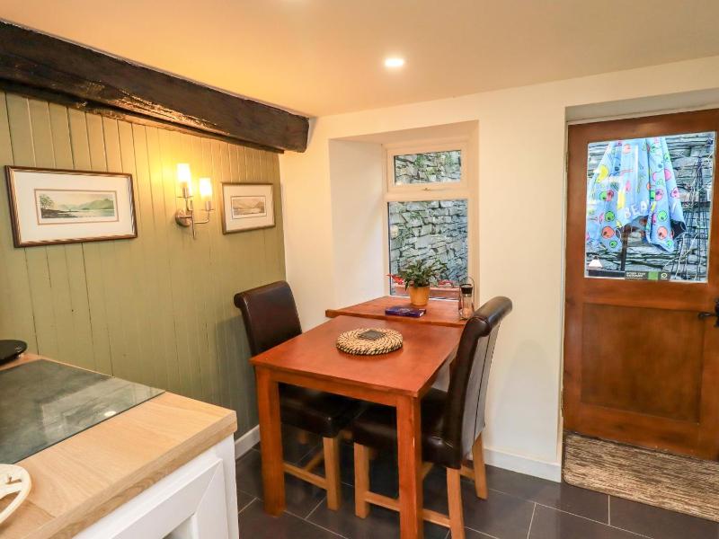 Buttonhole Cottage - image 8
