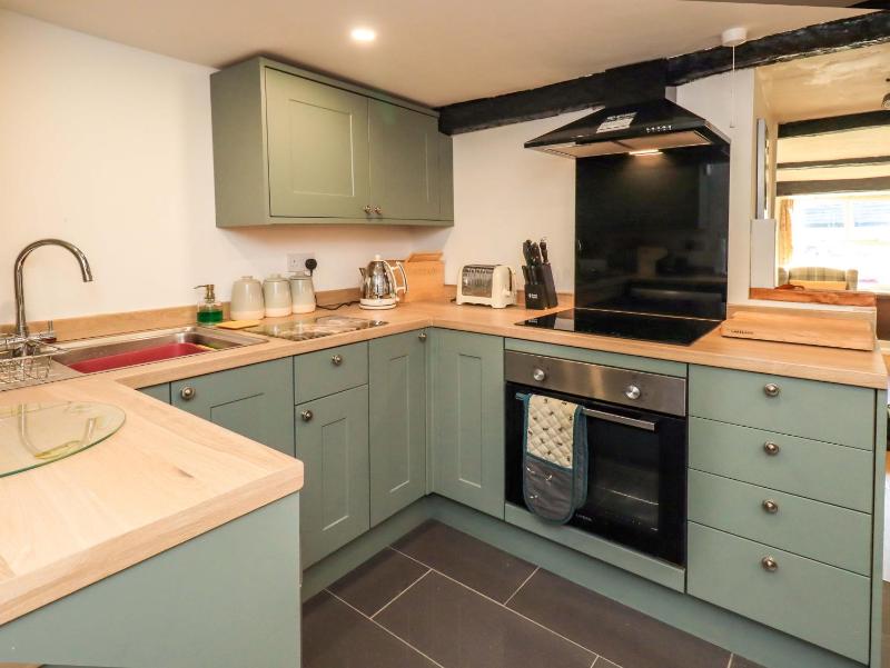 Buttonhole Cottage - image 15