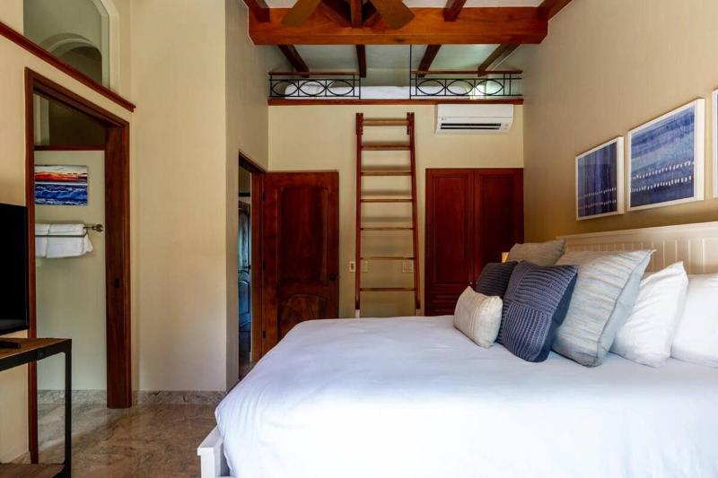 Modern Oceanfront Condo with a Chic Coastal Design Resort-Style Amenities and Direct Beach Access - image 16