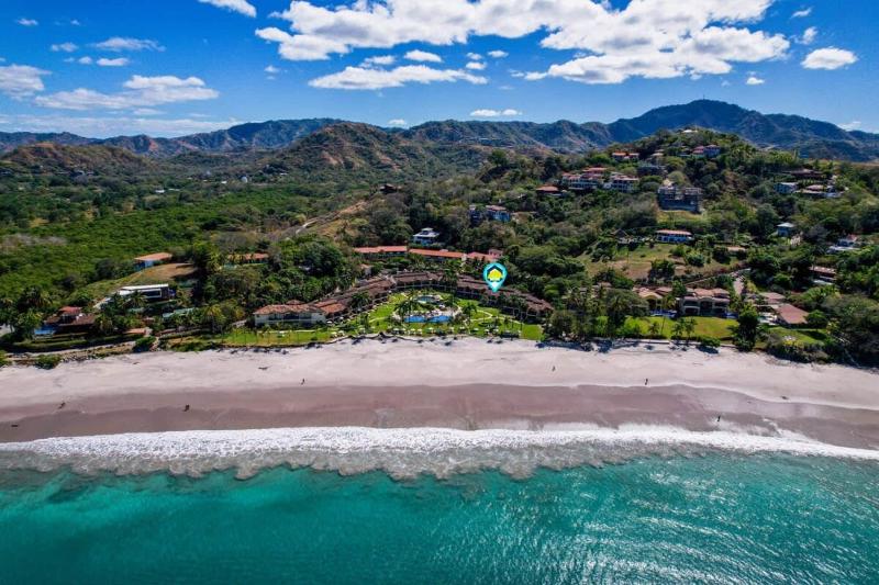 Upscale Two-Bedroom Condo in Playa Flamingo with Beautiful Oceanfront Views - image 5