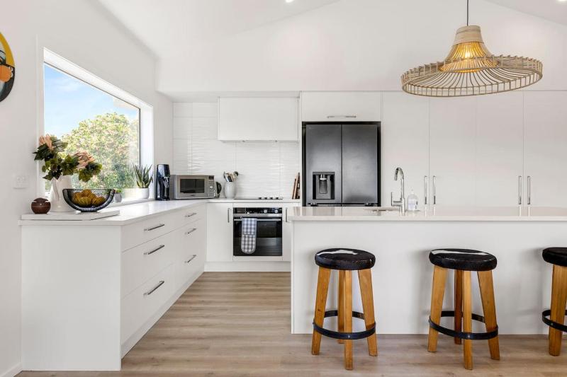 Relax at Rainbow Point - fabulous Taupo holiday home - image 25