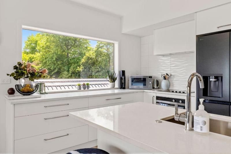 Relax at Rainbow Point - fabulous Taupo holiday home - image 32