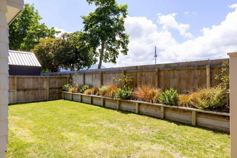 Relax at Rainbow Point - fabulous Taupo holiday home - image 14