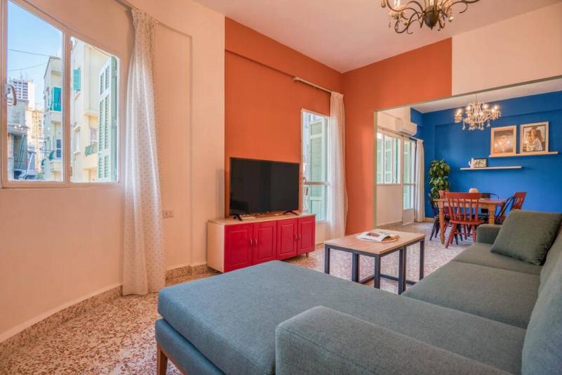 Muse 2-BR Apartment & Balcony in Mar Mikhael - image 11