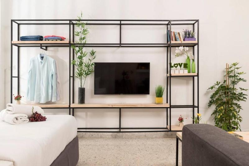 Garage - Stylish Studio & Balcony in Mar Mikhael - image 7