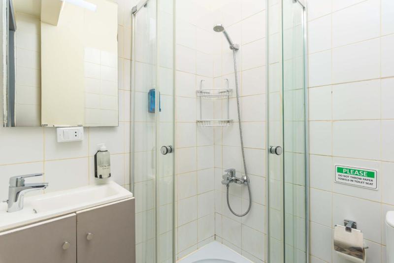 Ideal - Cozy Studio & Balcony in Mar Mikhael - image 9