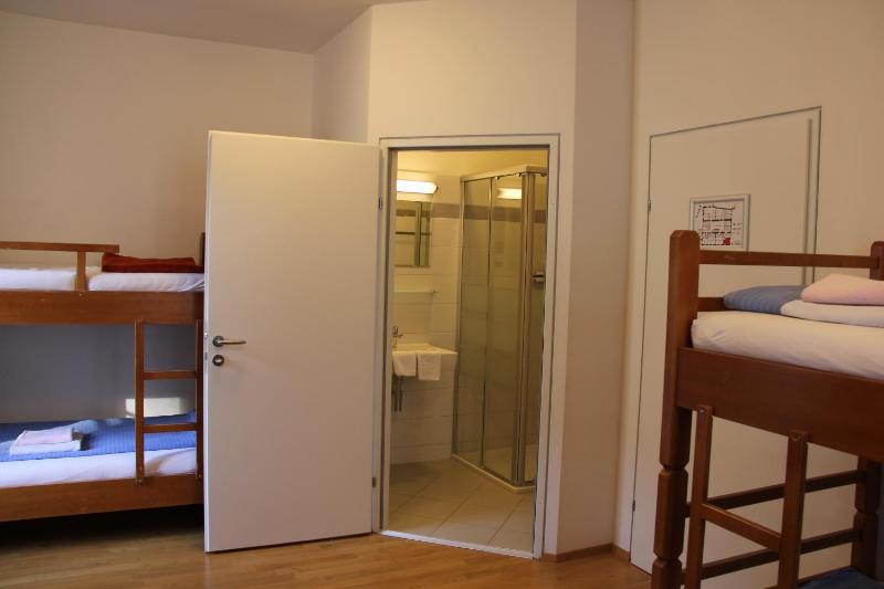 Bed in 6-Bed Dormitory Room image 3