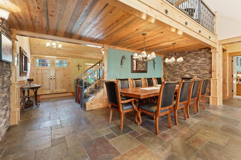 Sunriver Hot Tub Stay with Game Room near SHARC - image 28