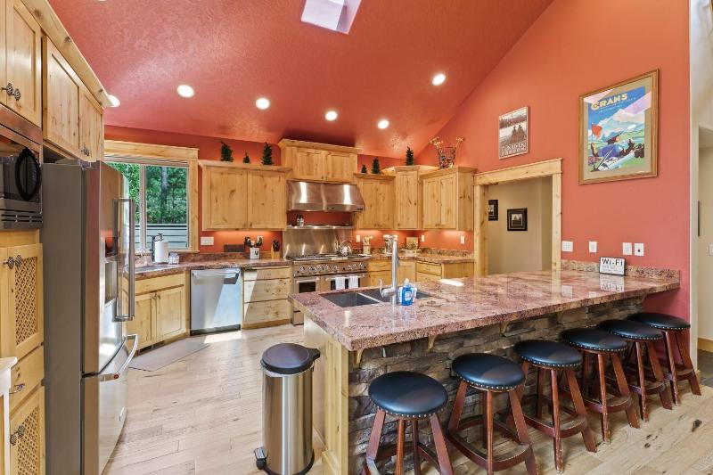 Sunriver Hot Tub Stay with Game Room near SHARC - image 29