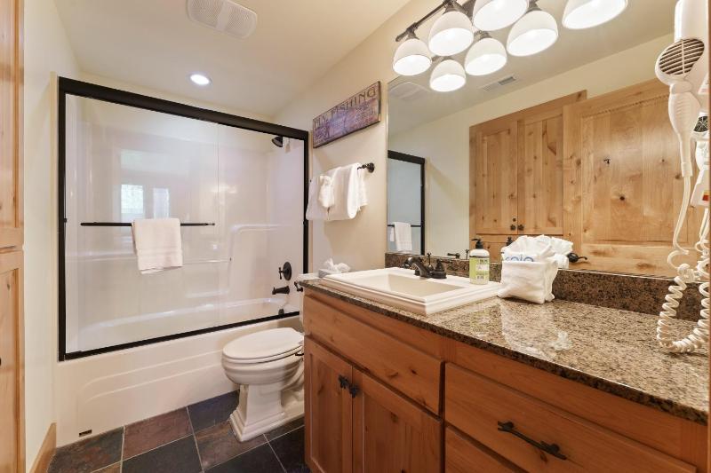Sunriver Hot Tub Stay with Game Room near SHARC - image 30