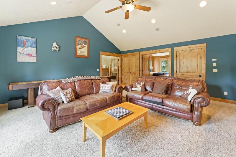 Sunriver Hot Tub Stay with Game Room near SHARC - image 31