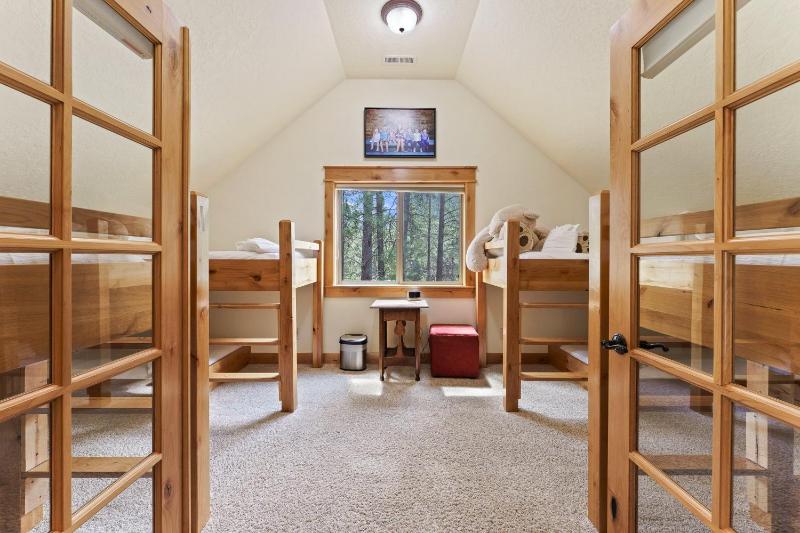 Sunriver Hot Tub Stay with Game Room near SHARC - image 21