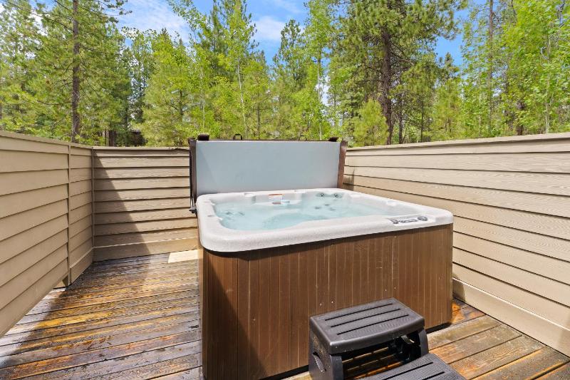 Sunriver Hot Tub Stay with Game Room near SHARC - image 16