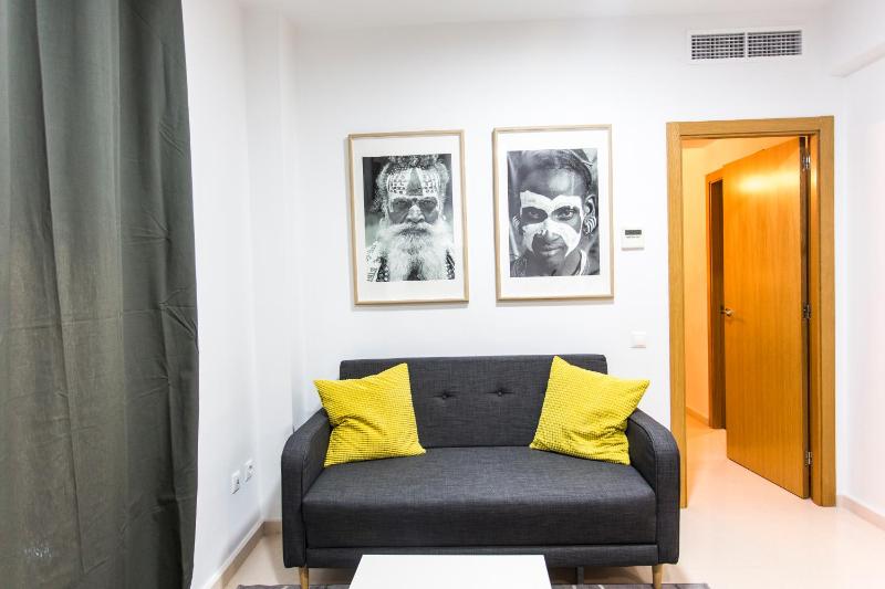 One-Bedroom Apartment image 4