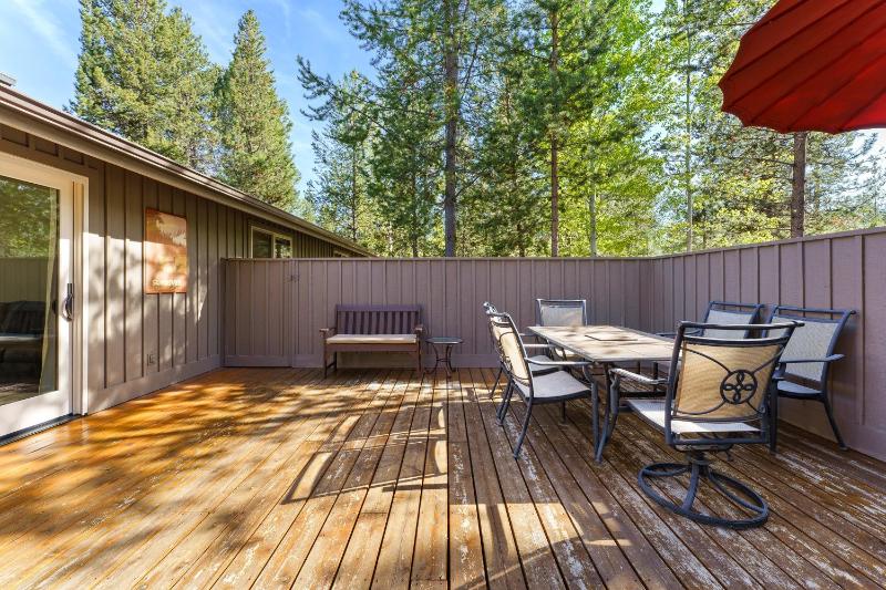 Bright Retreat Hot Tub Plus SHARC Access - image 32