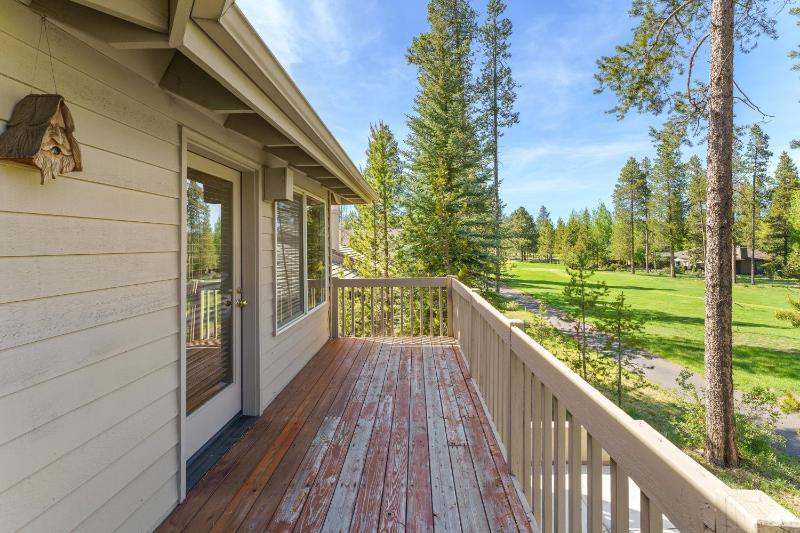 Sunriver Golf Views Hot Tub Escape - image 30