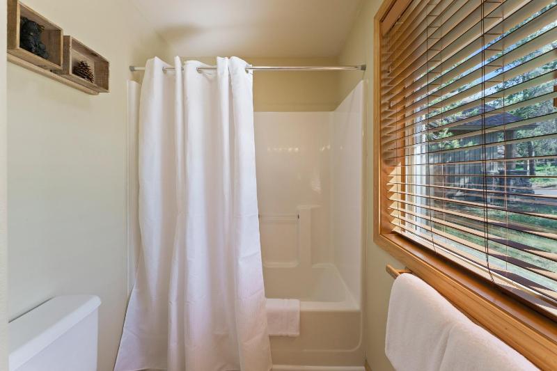 Sunriver Golf Views Hot Tub Escape - image 44