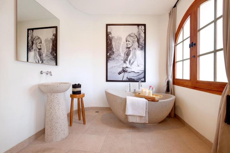 LuXXE 6bed Canggu Villa Vibes for Cool Jet Setters - image 35