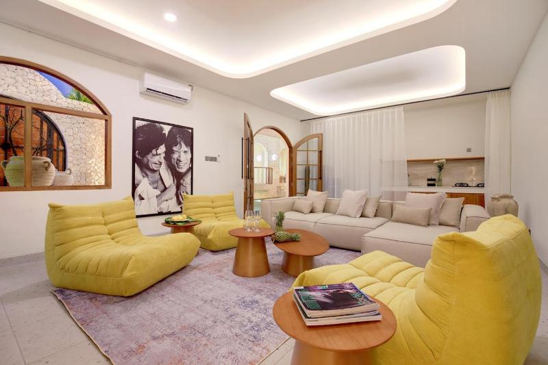 LuXXE 6bed Canggu Villa Vibes for Cool Jet Setters - image 12
