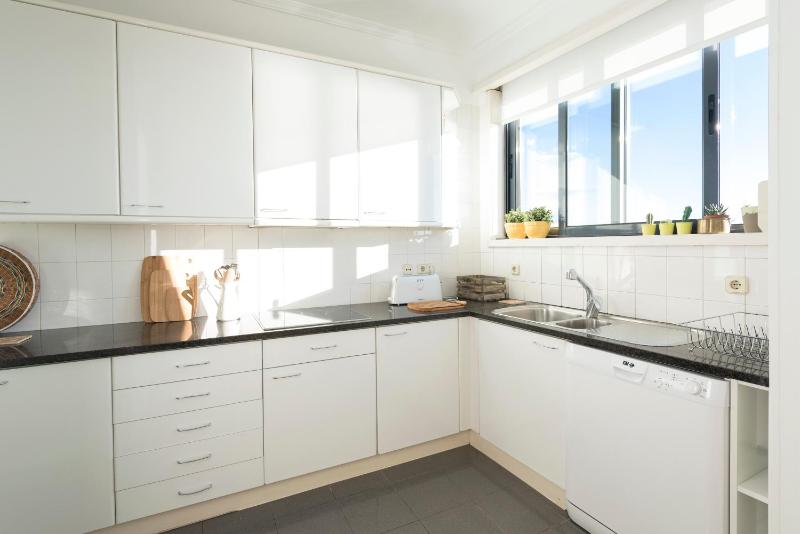 Apartment with Sea View image 2