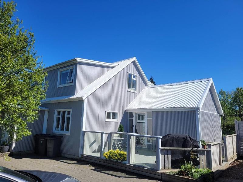 Rustic Scandinavian house close to Reykjavik - image 8