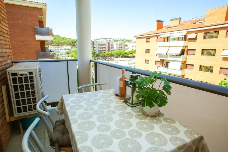 Laura Modern sunny apartment in quiet area - image 10