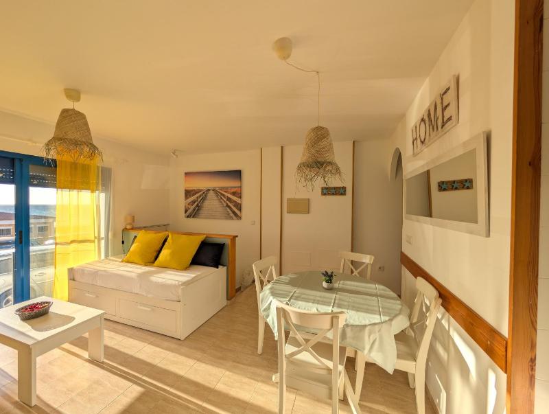 Livingtarifa La Isla - image 1