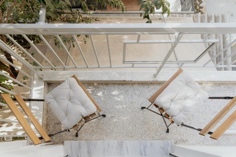 Cozy 2BR Apartment Warm Bright & Steps to Metro - image 9