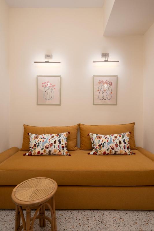 Cozy 1BR Apt near Acropolis & Metro In Koukaki - image 6