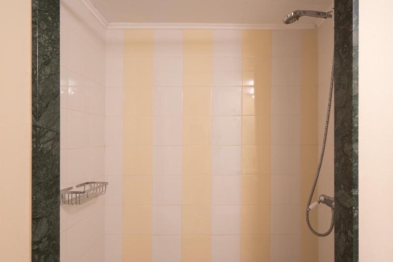 Cozy 1BR Apt near Acropolis & Metro In Koukaki - image 16