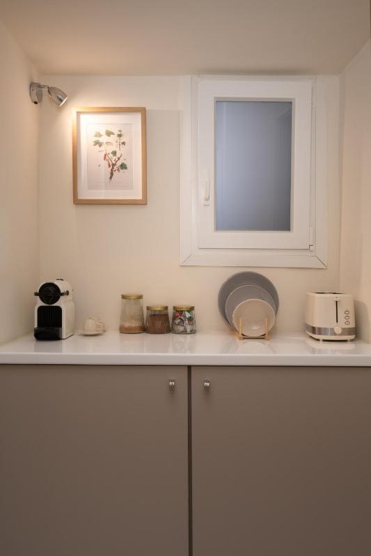 Cozy 1BR Apt near Acropolis & Metro In Koukaki - image 2