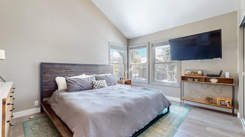 Snowcreek V #888 condo - image 16